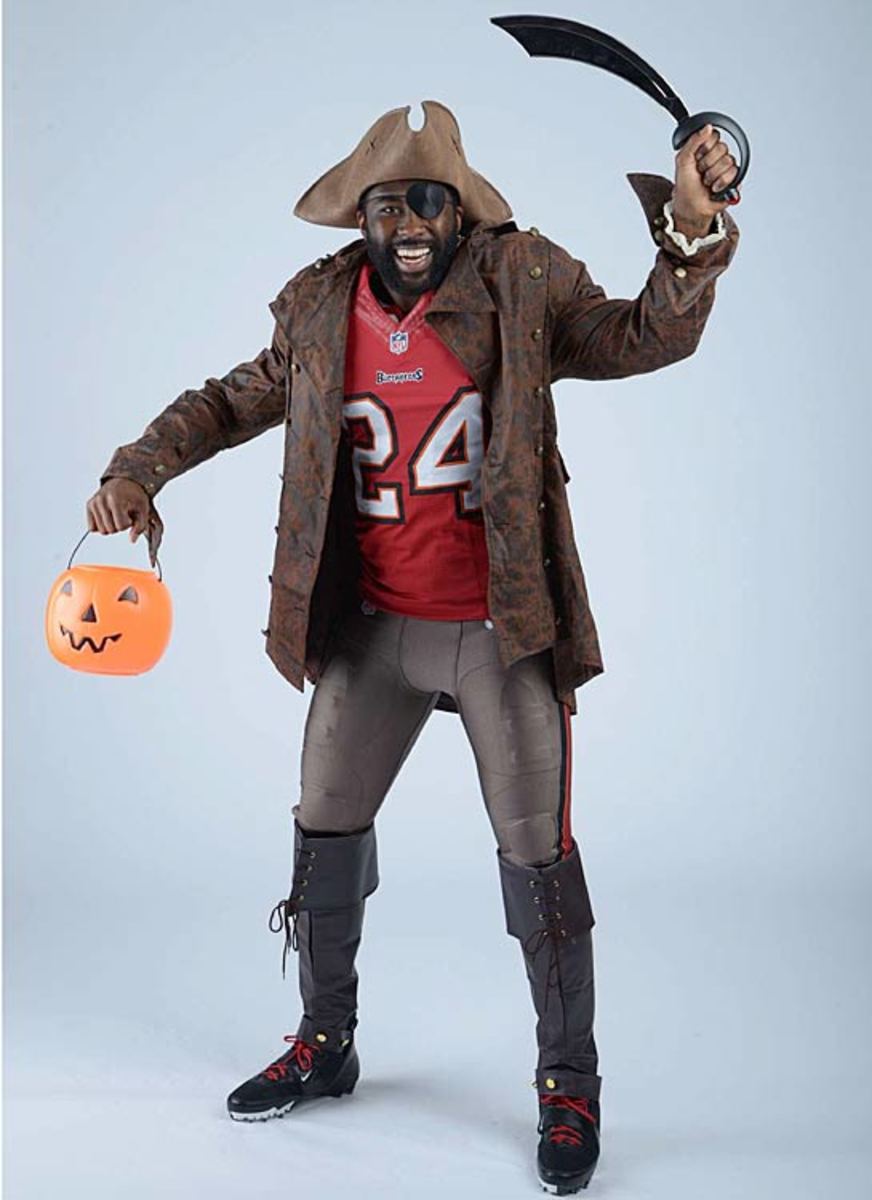 140314010643-darrelle-revis-single-image-cut.jpg
